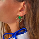 Boucles d'oreilles pendantes colorées avec un Lego vert émeraude translucide