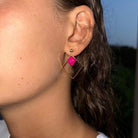 Boucles d'oreilles pendantes colorées avec un Lego rose pivoine